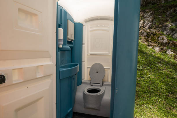 Portable bathroom rental in Castlewood, VA